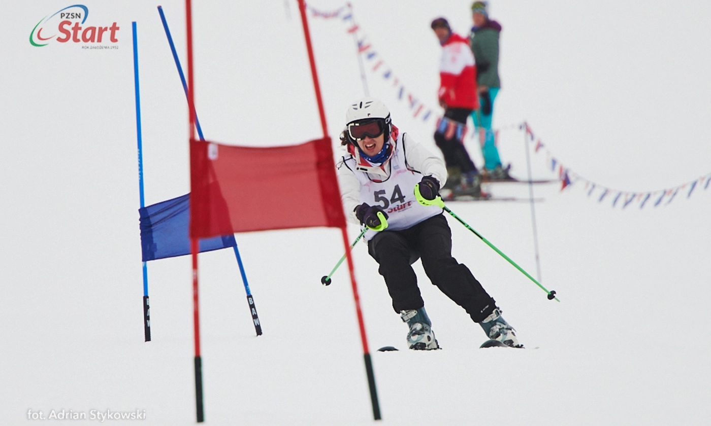 Katarzyno Michno na trasie slalomu giganta 